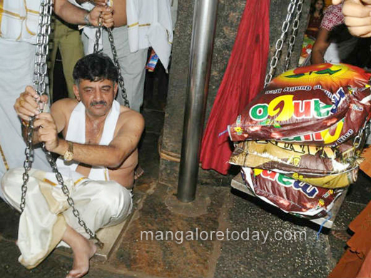 DK Shivkumar at Kukke Subramanya Temple